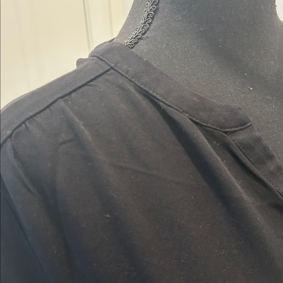 Black Amazon Essentials V-neck button down gathered shoulder short sleeve top XL - Picture 6 of 8